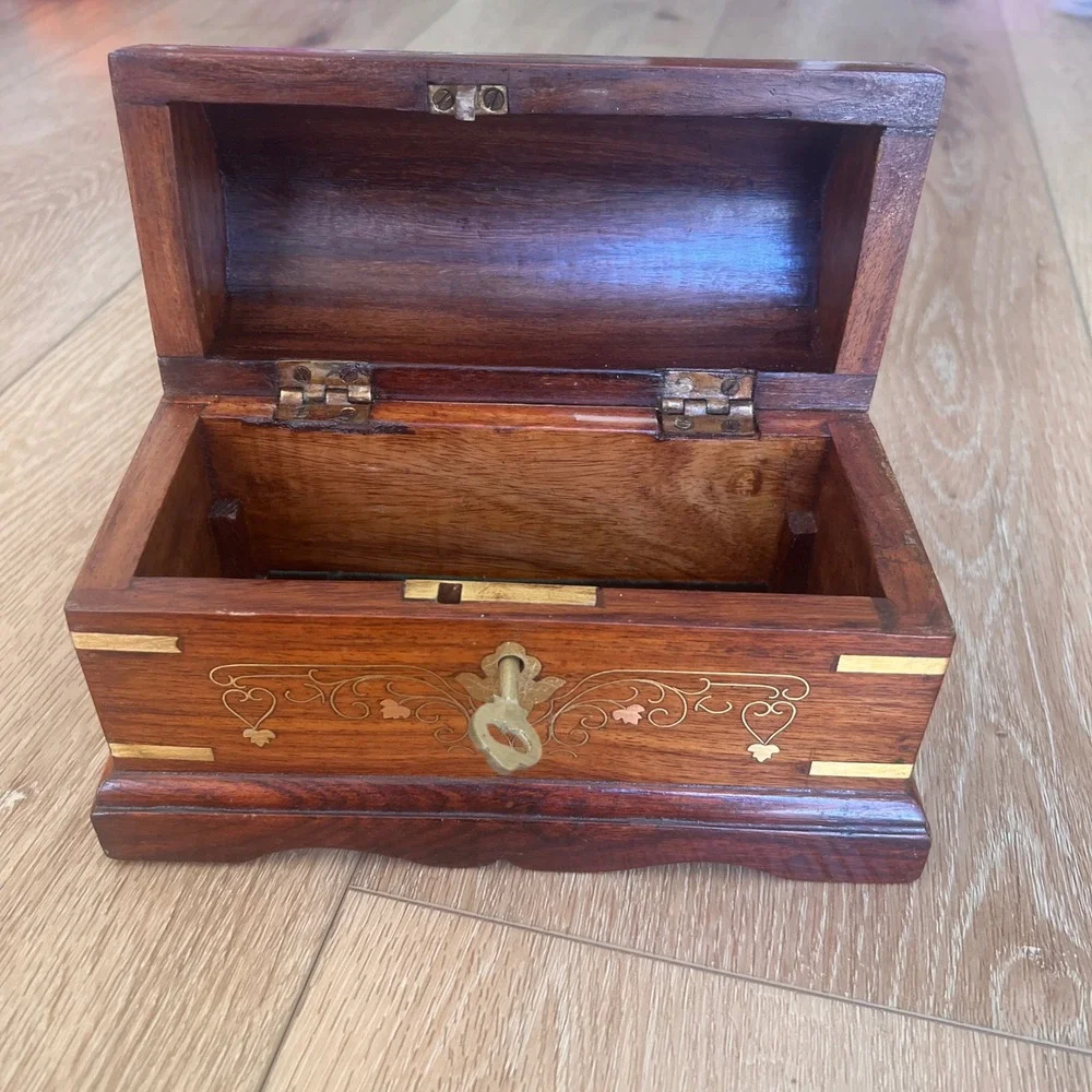 N/A handcrafted wooden